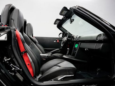 Used 2011 Porsche Boxster Spyder RWD image 24