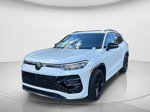 New 2026 Volkswagen Tiguan SE R-Line image 1