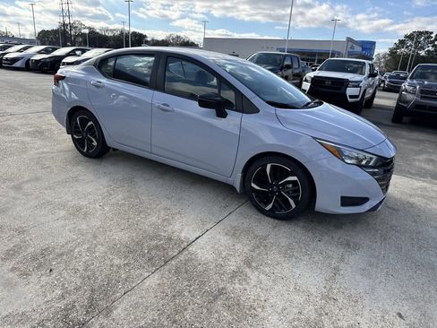 Used 2023 Nissan Versa SR w/ Trunk Package image 10