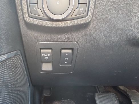 Used 2019 Ford F150 Lariat w/ Equipment Group 502A Luxury AWD/4WD image 12