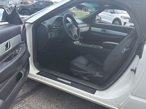 Used 2002 Ford Thunderbird RWD image 9