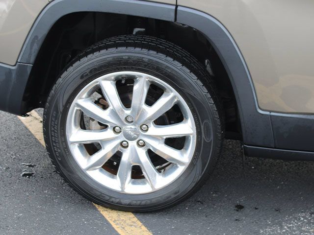 Used 2016 Jeep Cherokee Limited FWD image 8