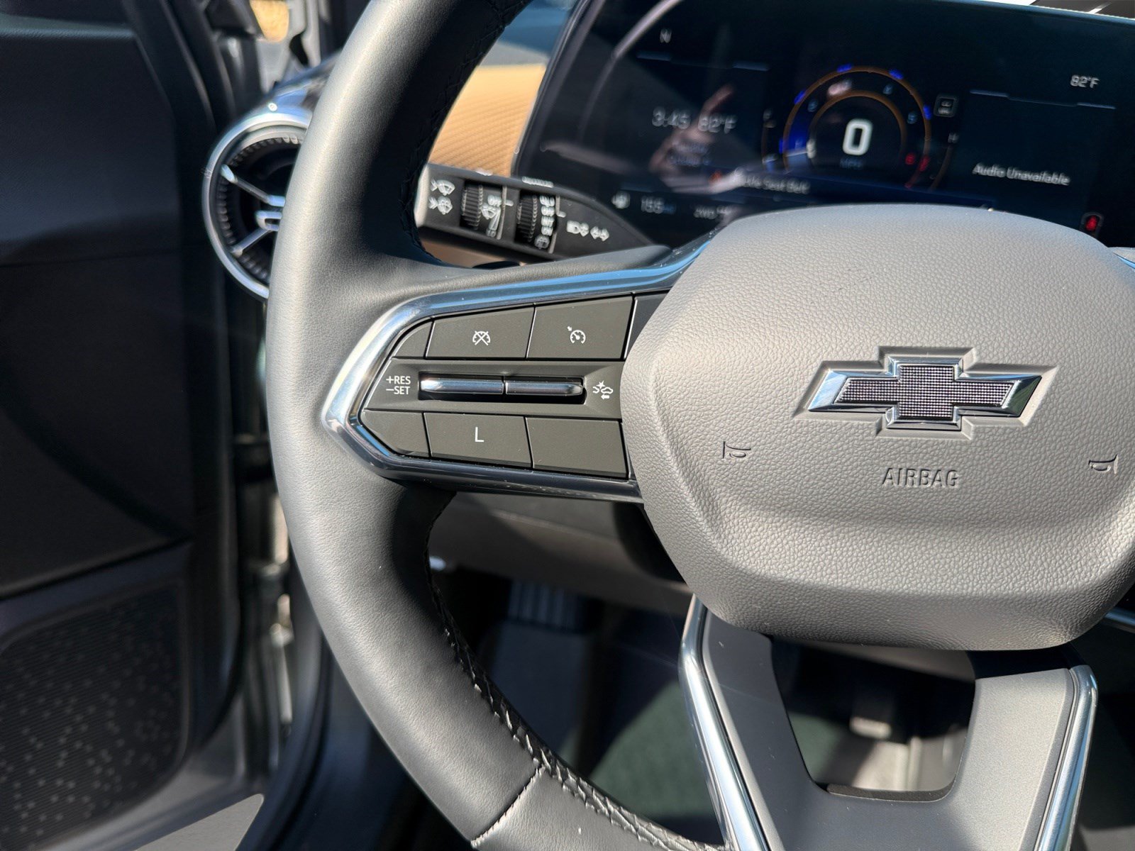 Used 2025 Chevrolet Equinox ACTIV w/ Safety and Technology Package AWD/4WD image 24