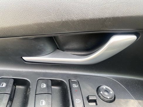 Used 2025 Hyundai Elantra SEL FWD image 14