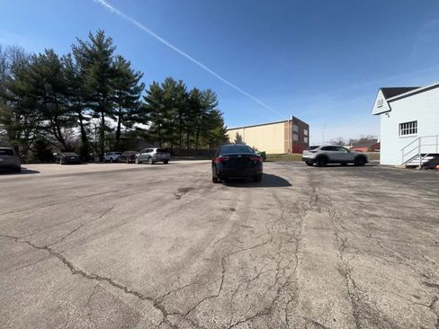 Used 2025 Nissan Sentra SV image 16