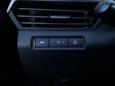 Used 2025 Nissan Altima 2.5 SV image 22