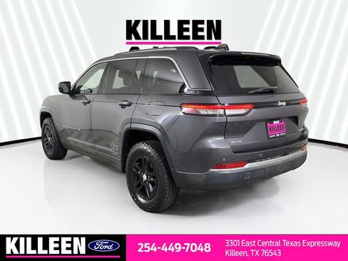Used 2023 Jeep Grand Cherokee Laredo AWD/4WD image 7