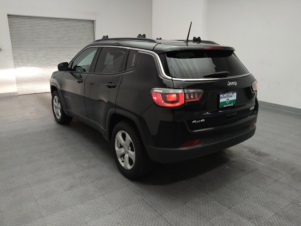 Used 2017 Jeep Compass Latitude w/ Cold Weather Group AWD/4WD image 5