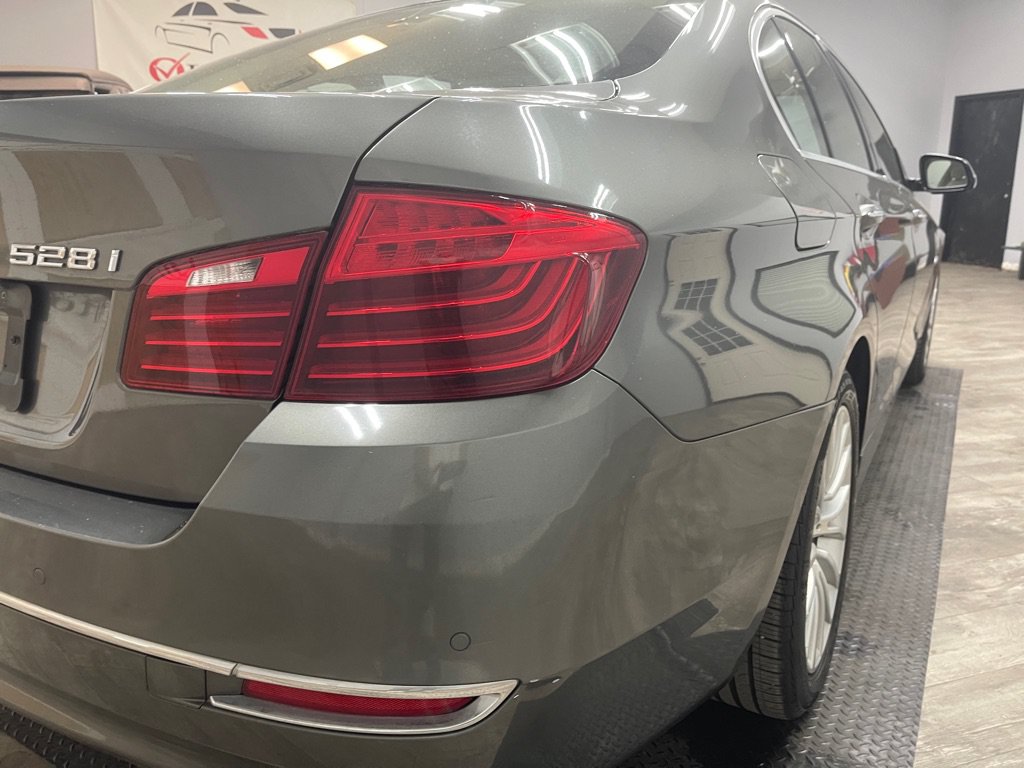 Used 2014 BMW 528i Sedan RWD image 33