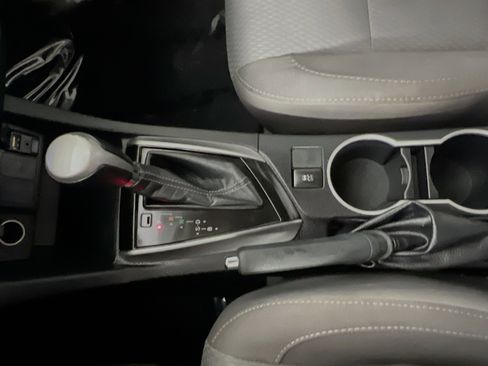 Used 2016 Toyota Corolla LE FWD image 24