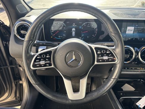 Used 2020 Mercedes-Benz GLB 250 4MATIC image 18