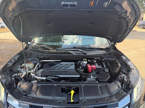 Used 2025 Nissan Rogue SV FWD image 29