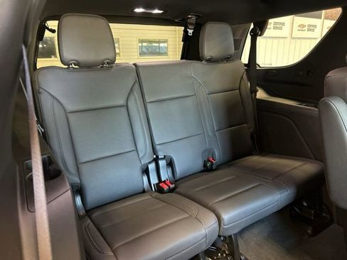 Used 2025 Chevrolet Tahoe Z71 w/ Z71 Off-Road Package image 32