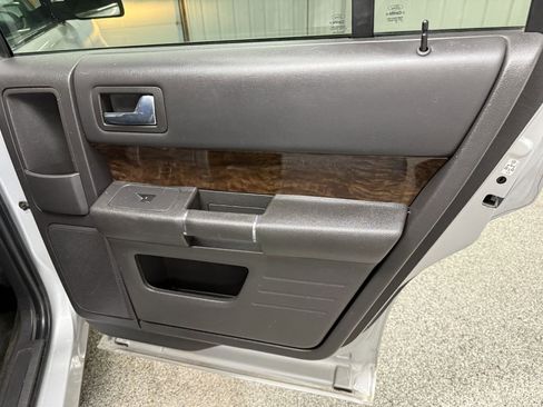 Used 2018 Ford Flex Limited image 30