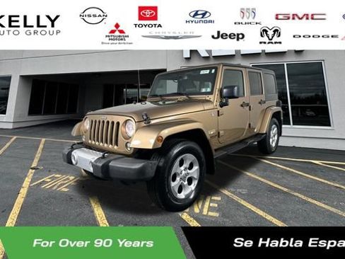 Used 2015 Jeep Wrangler Unlimited Sahara w/ Connectivity Group AWD/4WD image 1
