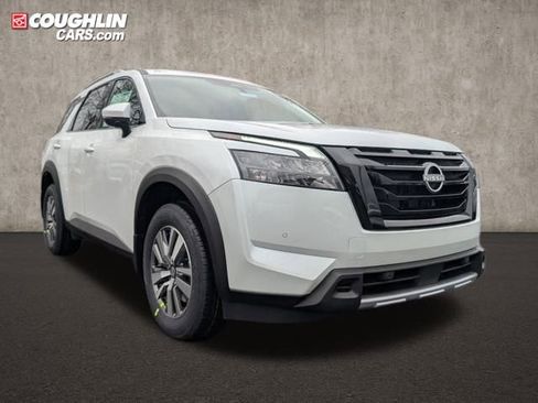 New 2025 Nissan Pathfinder SL w/ Black Appearance Package image 1