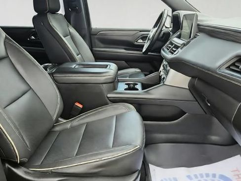 Used 2023 GMC Yukon XL SLT AWD/4WD image 25