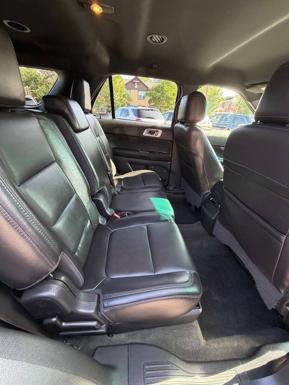 Used 2014 Ford Explorer XLT w/ Equipment Group 202A FWD image 32