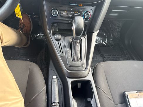 Used 2018 Ford Focus SE FWD image 22