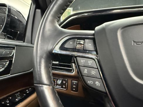 Used 2023 Lincoln Navigator L Reserve w/ Equipment Group 201A image 16