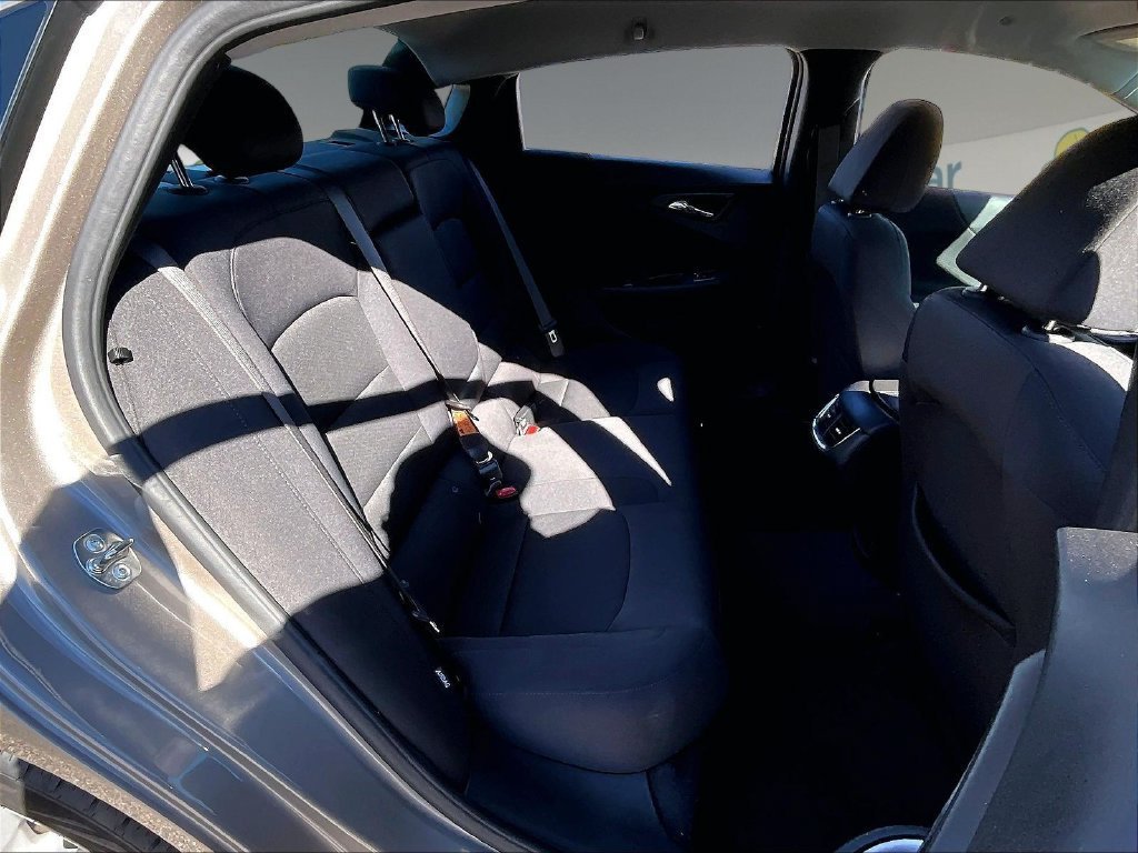 Used 2025 Chevrolet Malibu LT FWD image 16