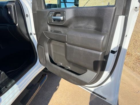 Used 2025 Chevrolet Silverado 2500 Custom w/ Custom Value Package image 11