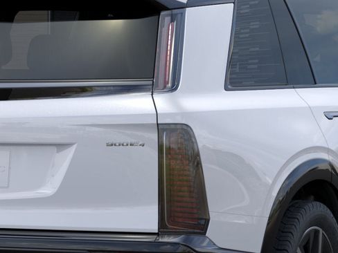New 2026 Cadillac Vistiq Luxury w/ LPO, Floor Liner Package AWD/4WD image 11