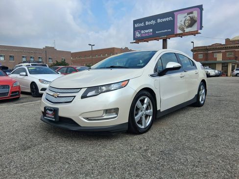 Used 2013 Chevrolet Volt Premium w/ Premium Trim Package FWD image 3