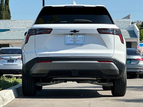 New 2026 Chevrolet Equinox LT w/ Convenience Package II FWD image 5