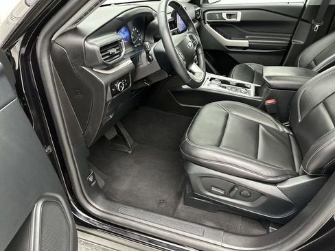 Used 2023 Ford Explorer XLT w/ Equipment Group 202A AWD/4WD image 11