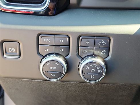 New 2025 GMC Sierra 2500 Denali w/ Denali Reserve Package image 18