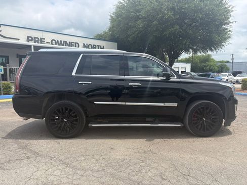 Used 2019 Cadillac Escalade Premium Luxury RWD image 2