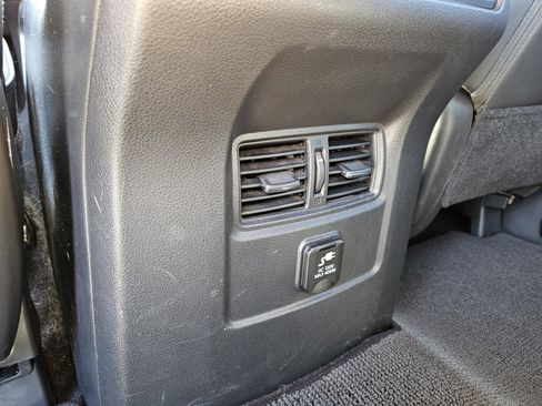 Used 2018 Nissan Titan PRO-4X image 28