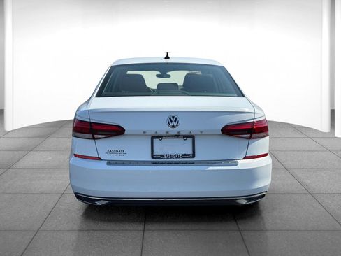Used 2021 Volkswagen Passat 2.0T SE FWD image 6