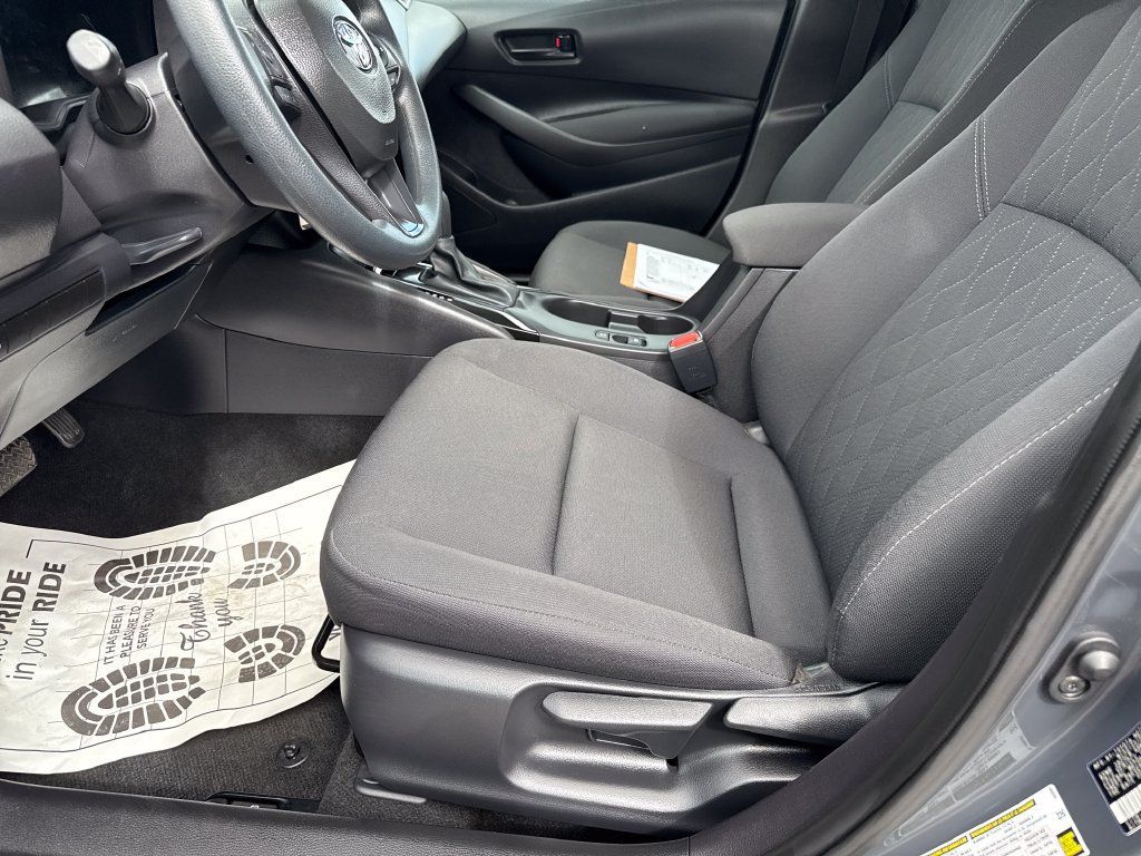 Used 2026 Toyota Corolla LE FWD image 9