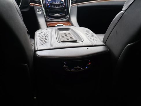Used 2017 Cadillac Escalade Luxury RWD image 26