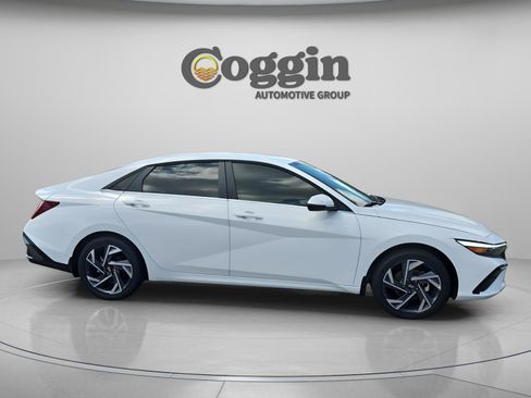 New 2026 Hyundai Elantra Limited FWD image 6