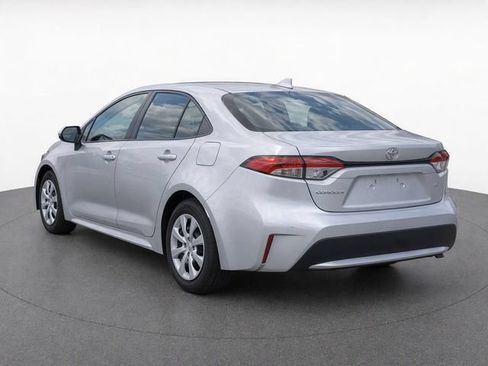 Used 2020 Toyota Corolla LE FWD image 3