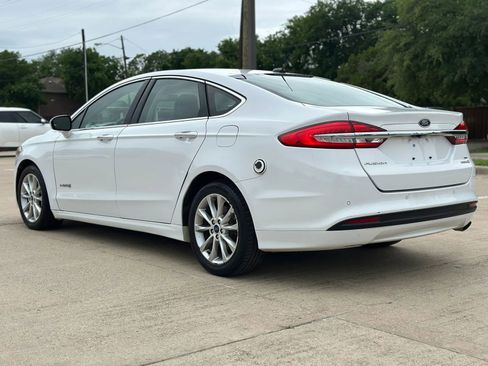Used 2017 Ford Fusion SE w/ Equipment Group 602A FWD image 7