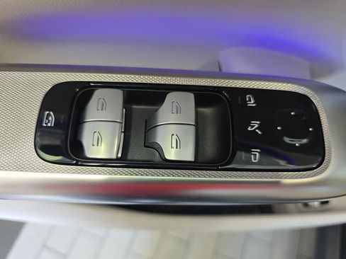 Certified 2025 Mercedes-Benz GLC 350e 4MATIC image 33