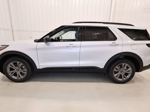 New 2026 Ford Explorer Active AWD/4WD image 6
