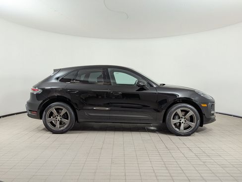 Certified 2026 Porsche Macan AWD/4WD image 8