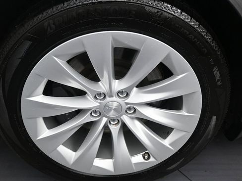 Used 2019 Tesla Model X 100D image 34