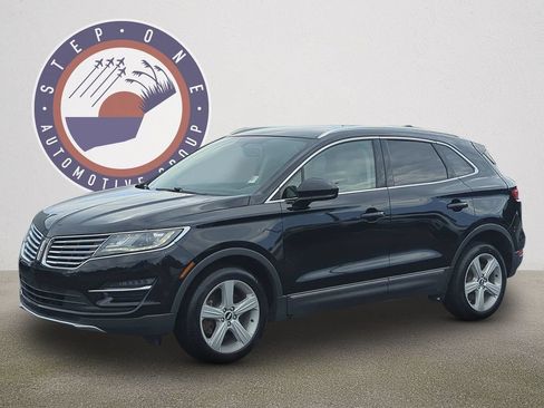 Used 2017 Lincoln MKC Premiere AWD/4WD image 2