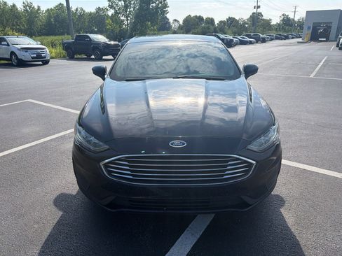 Used 2019 Ford Fusion SE FWD image 9