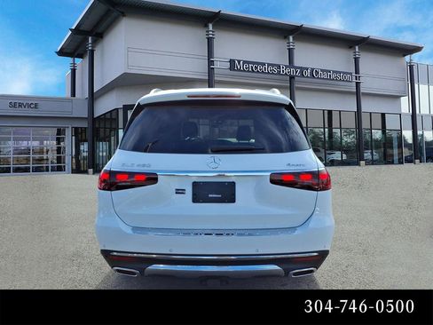 Certified 2025 Mercedes-Benz GLS 450 4MATIC image 4