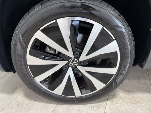 Used 2022 Volkswagen Taos SE image 10