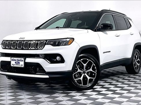 Used 2025 Jeep Compass Limited AWD/4WD image 2