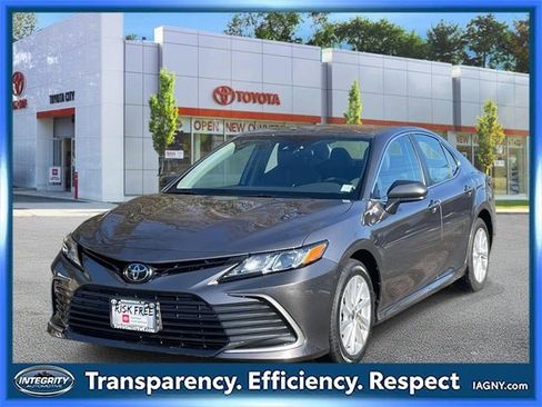 Certified 2023 Toyota Camry LE image 4