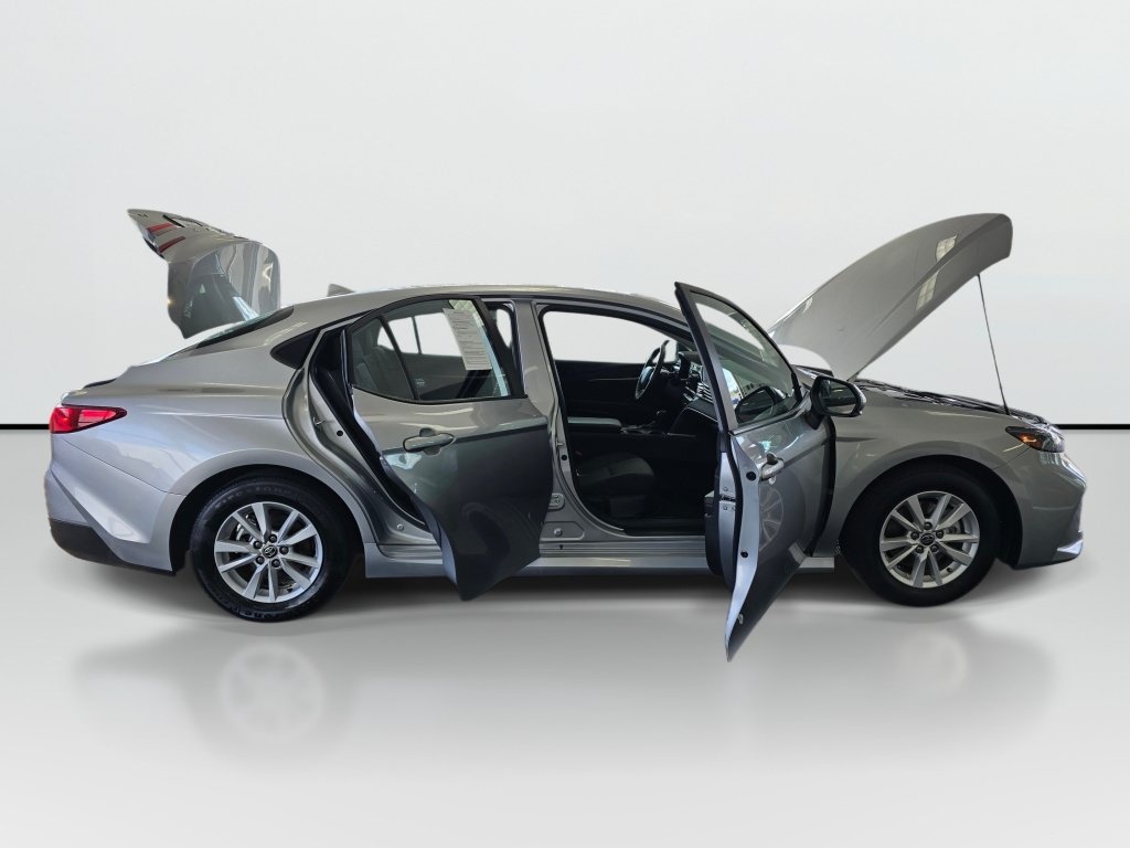 Used 2025 Toyota Camry LE w/ Convenience Package FWD image 9
